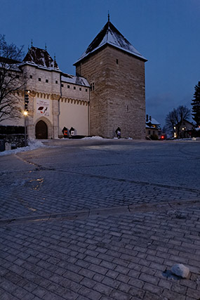 Éclairage nuit - Annecy, parvis du Château-Musée - Haute-Savoie - France - Architecture & Paysagisme - Photographie - 20b