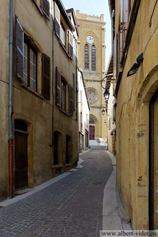 Vieil Arbresle, rues Voltaire et Berthelot, vues sur l'église - L'Arbresle - Rhône - France - Architecture & Paysagisme - Photographie - 07b