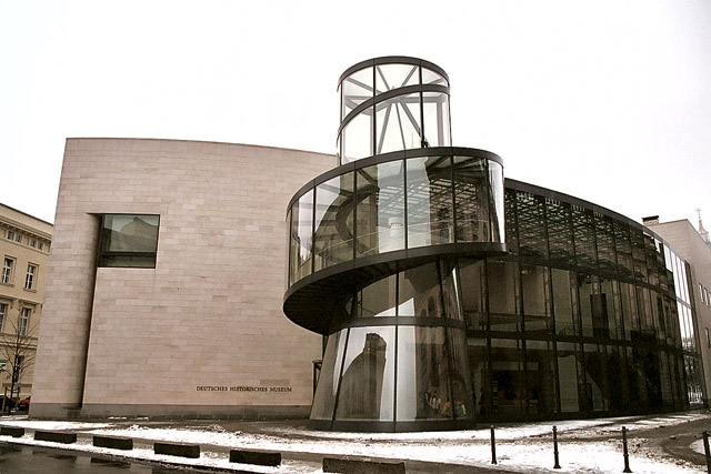 Deutsches Historisches Museum / Musée de l'Histoire allemande, Unter den Linden