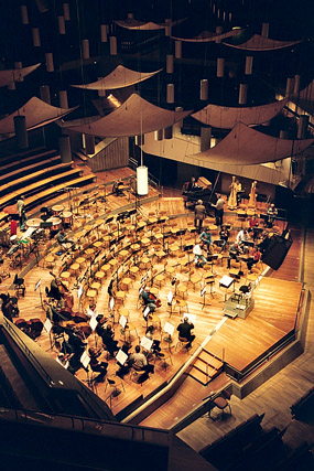 Podium des großen Saals / Scène de la grande salle der Berliner Philharmonie - Kulturforum - Berlin - Allemagne / Deutschland - Carnets de route - Photographie - 09b