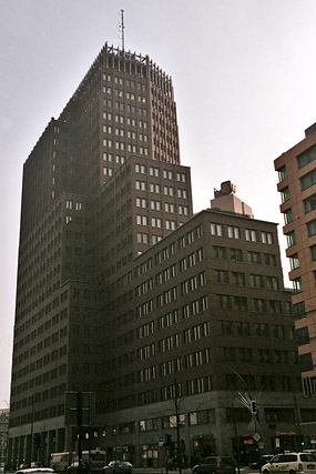 Kollhoff-Tower, Quartier DaimlerChrysler - Potsdamerplatz - Berlin - Allemagne / Deutschland - Carnets de route - Photographie - 02