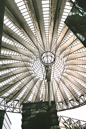 Sony Center - Potsdamerplatz - Berlin - Allemagne / Deutschland - Carnets de route - Photographie - 01b