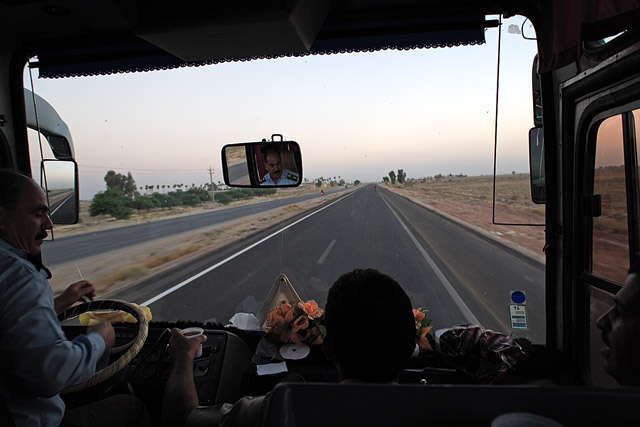 Car Volvo, direction Chiraz / Shiraz / شیراز - Shushtar / شوشت - Khuzestan / Khouzestan / استان خوزستان - Iran / ايران - Carnets de route - Photographie - 07