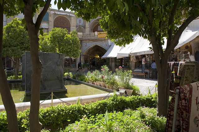 Serai Mushir et bassin central, Bazar-e Vakil / Vakil Bazaar / بازار وکیل - Chiraz / Shiraz / شیراز - Fars / Pars / استان فارس - Iran / ايران - Carnets de route - Photographie - 05