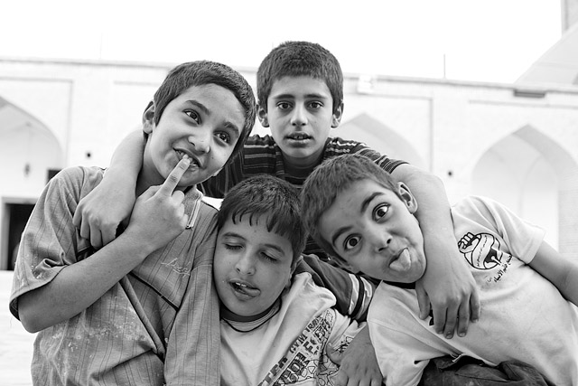 Gamins, mosquée Jameh - Yazd / یزد - Province de Yazd / استان یزد - Iran / ايران - Carnets de route - Photographie - 00