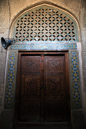 Porte, Grande Mosquée / Mosquée du Vendredi, Jameh / Vieille Mosquée / مسجد جامع اصفهان - Ispahan / اصفهان - Province d'Ispahan / استان اصفهان - Iran / ايران - Carnets de route - Photographie - 09a