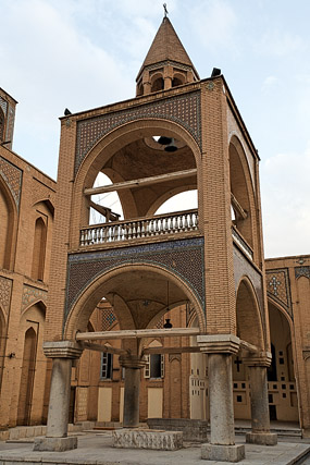 Campanile, cathédrale Vank / Cathédrale Saint-Sauveur d'Ispahan / Kelisa-ye Vank, Nouvelle Jolfa - Ispahan, اصفهان - Province d'Ispahan / استان اصفهان - Iran / ايران - Carnets de route - Photographie - 03a