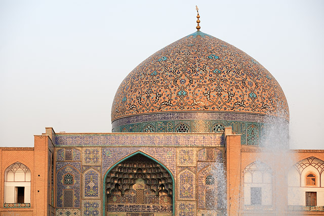 Mosquée du Cheikh Lutfallah / Masjid-i Sadr / Sheikh Lotf Allah Mosque / مسجد شیخ لطف‌الله - Ispahan / اصفهان - Province d'Ispahan / استان اصفهان - Iran / ايران - Carnets de route - Photographie - 01