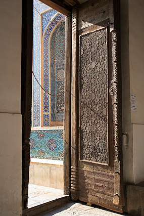 Inscription du XVème siècle & porte, mosquée Jameh / Masjed-e Jameh - Yazd / یزد - Province de Yazd / استان یزد - Iran / ايران - Carnets de route - Photographie - 03b