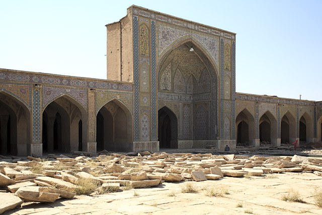 Cour intérieure, masjed-e Vakil / Mosquée du Régent / مسجد وکیل - Chiraz / Shiraz / شیراز - Fars / Pars / استان فارس - Iran / ايران - Carnets de route - Photographie - 01