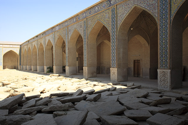 Cour intérieure, masjed-e Vakil / Mosquée du Régent / مسجد وکیل - Chiraz / Shiraz / شیراز - Fars / Pars / استان فارس - Iran / ايران - Carnets de route - Photographie - 02