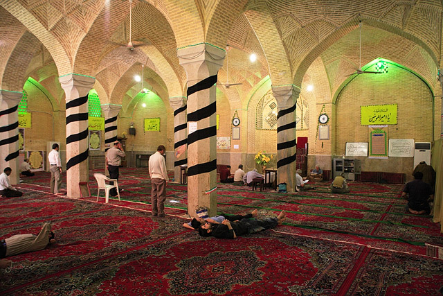 Salle de prière temporaire, masjed-e Vakil / Mosquée du Régent / مسجد وکیل - Chiraz / Shiraz / شیراز - Fars / Pars / استان فارس - Iran / ايران - Carnets de route - Photographie - 07