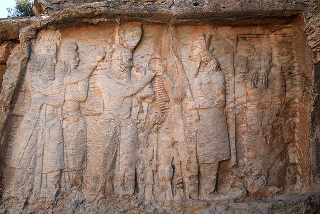 Investiture d'Ardachîr Ier / اردشیر بابکان, Naqsh-e Rajab / Tableau de Rajab / نقش رجب - Bas-reliefs sassanide - Fars / Pars / فارس / پارس - Iran / ايران - Carnets de route - Photographie - 01