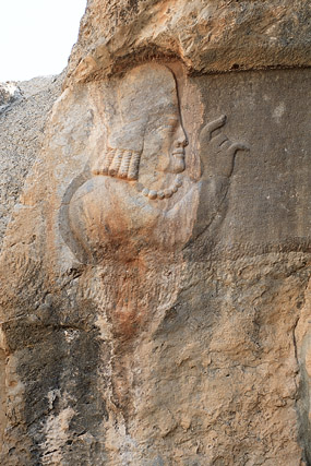 Grand prêtre Kartir / کرتیر, Naqsh-e Rajab / Tableau de Rajab / نقش رجب - Bas-reliefs sassanide - Fars / Pars / فارس / پارس - Iran / ايران - Carnets de route - Photographie - 02