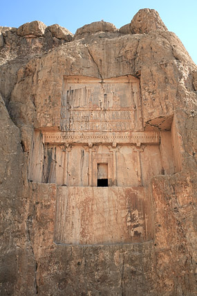 Naqsh-e Rostam / Naqš-e Rostam / Næqš-e Rostæm / Portrait de Rostam / نقش رستم - Site perse achéménide - Fars / Pars / فارس / پارس - Iran / ايران - Carnets de route - Photographie - 00a