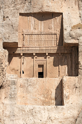 Naqsh-e Rostam / Naqš-e Rostam / Næqš-e Rostæm / Portrait de Rostam / نقش رستم - Site perse achéménide - Fars / Pars / فارس / پارس - Iran / ايران - Carnets de route - Photographie - 00b