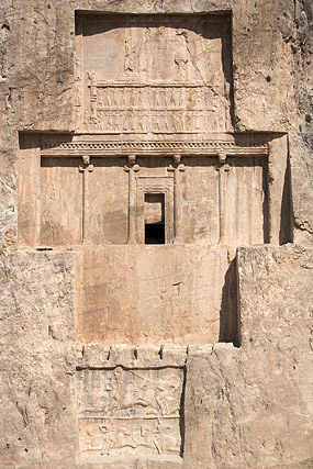 Naqsh-e Rostam / Naqš-e Rostam / Næqš-e Rostæm / Portrait de Rostam / نقش رستم - Site perse achéménide - Fars / Pars / فارس / پارس - Iran / ايران - Carnets de route - Photographie - 02a