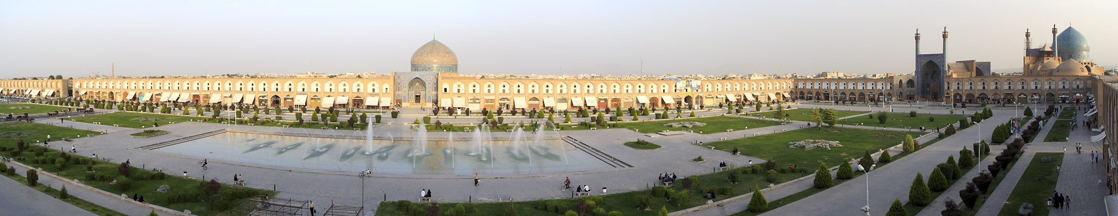 Place Naghsh-e Jahan, Naqsh-e Jahan / Place du Chah, Shah / Place de l'Imam Khomeini / میدان نقش جهان - Ispahan / اصفهان - Province d'Ispahan / استان اصفهان - Iran / ايران - Carnets de route - Photographie - 00