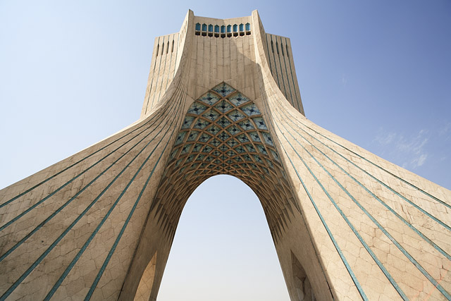 Tour Azadi / Tour de la liberté / Borj-e Azadi / برج آزادی - Téhéran / تهران - Province de Téhéran / استان تهران - Iran / ايران - Carnets de route - Photographie - 00