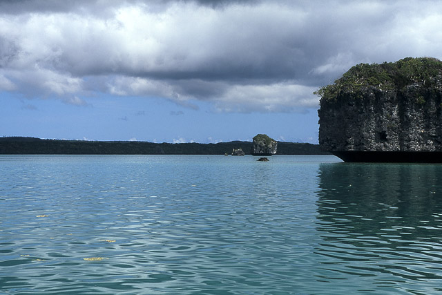 Baie d'Upi, balade en pirogue - Île des Pins / Kounié / Kunie - Province Sud - Nouvelle-Calédonie - France - Carnets de route - Photographie - 01