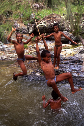 Gamins, région de Canala, Grande Terre