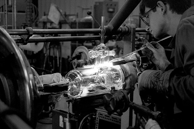 Travail du verre - Lyon, France, 1995 - Travail du verre - Lyon (FR), 1995 - Reportage / Documentaire - Photographie - 00