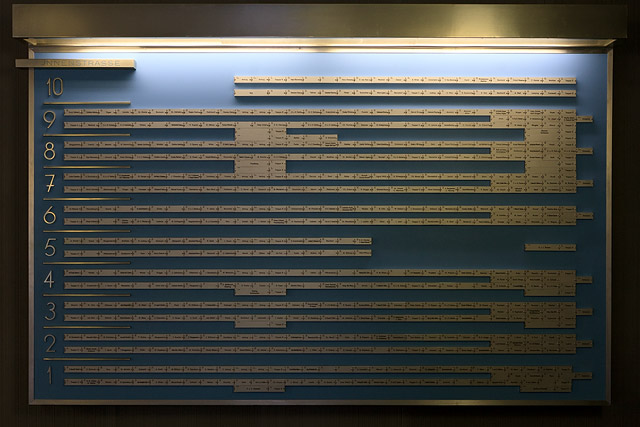 Tableau des résidents / Tabelle der Einwohner, Unité d'habitation de Le Corbusier / Corbusierhaus - Berlin - Brandebourg / Brandenburg - Allemagne / Deutschland - Sites - Photographie - 07