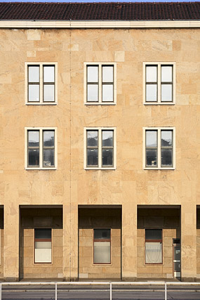 Façades extérieures / Außenfassaden - Flughafen Berlin-Tempelhof / Aéroport de Tempelhof - Berlin - Brandebourg / Brandenburg - Allemagne / Deutschland - Sites - Photographie - 02b