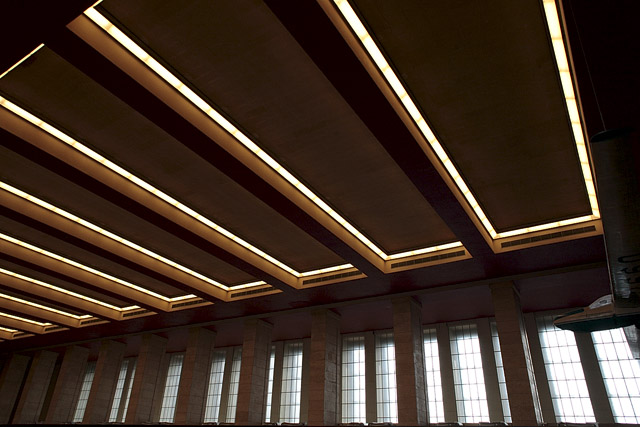 Plafond du hall principal / Decke der Haupthalle - Flughafen Berlin-Tempelhof / Aéroport de Tempelhof - Berlin - Brandebourg / Brandenburg - Allemagne / Deutschland - Sites - Photographie - 05