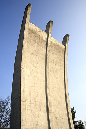 Hungerharke, Hungerkralle / Luftbrückendenkmal, Platz der Luftbrücke - Flughafen Berlin-Tempelhof - Berlin - Brandebourg / Brandenburg - Allemagne / Deutschland - Sites - Photographie - 14a