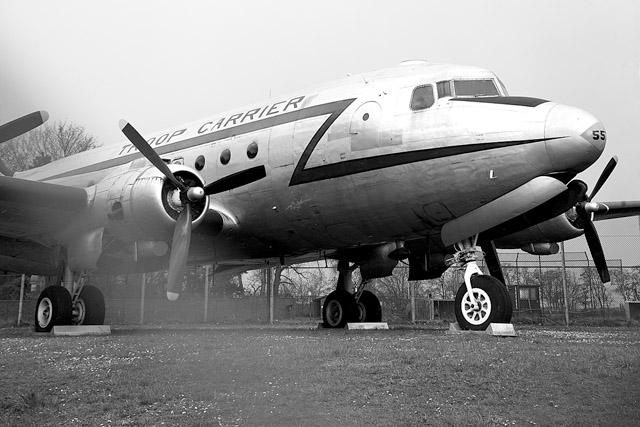 Douglas C-54 Skymaster, Berliner Luftbrücken Veteran - Flughafen Berlin-Tempelhof / Aéroport de Tempelhof - Berlin - Brandebourg / Brandenburg - Allemagne / Deutschland - Sites - Photographie - 15