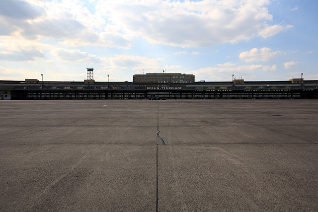 Tarmac (adam) / Rollfeld (belag) - Flughafen Berlin-Tempelhof / Aéroport de Tempelhof - Berlin - Brandebourg / Brandenburg - Allemagne / Deutschland - Sites - Photographie - 31