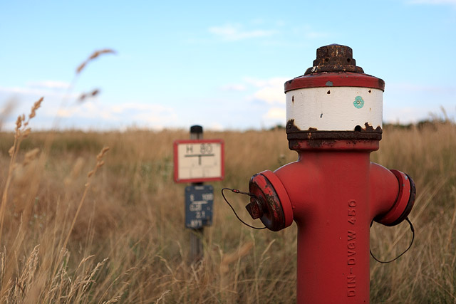 Borne d'incendie / Hydrant / Überflurhydrant - Flughafen Berlin-Tempelhof / Aéroport de Tempelhof - Berlin - Brandebourg / Brandenburg - Allemagne / Deutschland - Sites - Photographie - 42