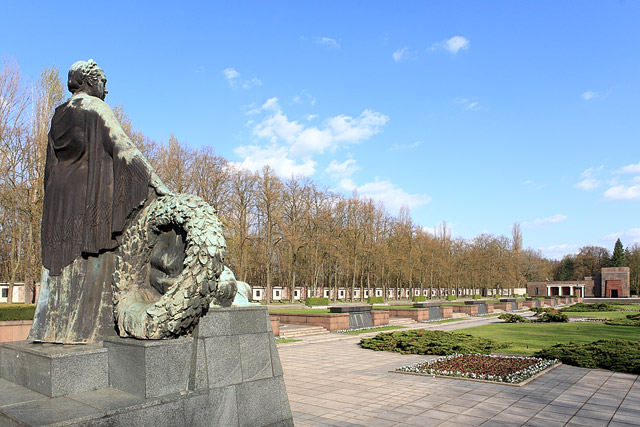 Mère Patrie, Sowjetisches Ehrenmal / Mémorial soviétique, Schönholzer Heide - Berlin - Brandebourg / Brandenburg - Allemagne / Deutschland - Sites - Photographie - 02