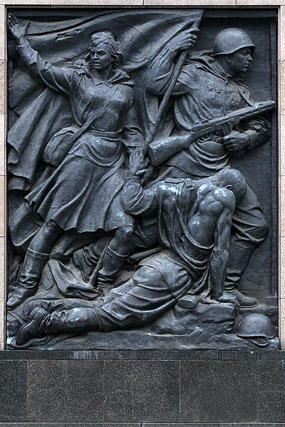 Reliefs de bronze, Sowjetisches Ehrenmal / Mémorial soviétique, Schönholzer Heide - Berlin - Brandebourg / Brandenburg - Allemagne / Deutschland - Sites - Photographie - 08a