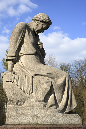 Mère Patrie, Sowjetisches Ehrenmal / Mémorial soviétique / Воин-освободитель, Treptower Park - Berlin - Brandebourg / Brandenburg - Allemagne / Deutschland - Sites - Photographie - 02a