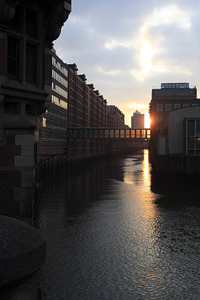 Kanäle / Canaux, Speicherstadt - Hambourg / Hamburg - Hambourg, Brême, Basse-Saxe / Hamburg, Bremen, Niedersachsen - Allemagne / Deutschland - Sites - Photographie - 01b