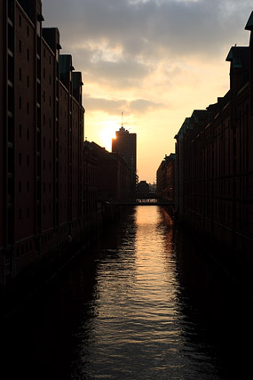 Kanäle / Canaux, Speicherstadt - Hambourg / Hamburg - Hambourg, Brême, Basse-Saxe / Hamburg, Bremen, Niedersachsen - Allemagne / Deutschland - Sites - Photographie - 03b