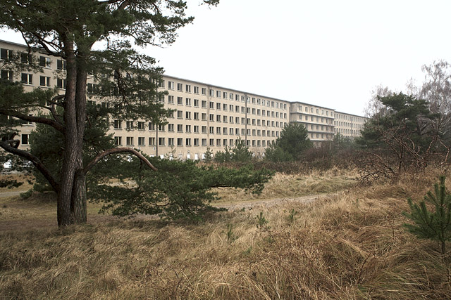 Prora, KdF-Seebad der Zwanzigtausend / Prora, station balnéaire KdF des Vingt Mille - Rügen - Mecklembourg-Poméranie-Occidentale (antérieure) / Mecklenburg-Vorpommern - Allemagne / Deutschland - Sites - Photographie - 02