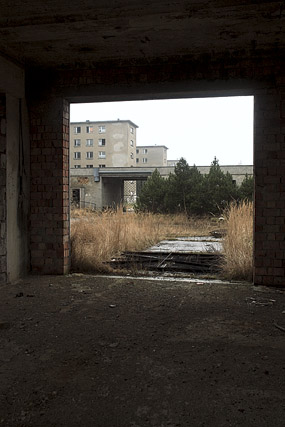 Durchgänge, Prora / Passages, Prora - Rügen - Mecklembourg-Poméranie-Occidentale (antérieure) / Mecklenburg-Vorpommern - Allemagne / Deutschland - Sites - Photographie - 08b