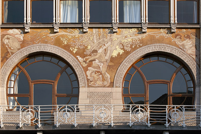 Sgraffites des 3 âges de la vie, Hôtel Ciamberlani par Paul Hankar, n°48 rue Defacqz - Bruxelles / Brussel - Belgique / België - Thèmes - Photographie - 01